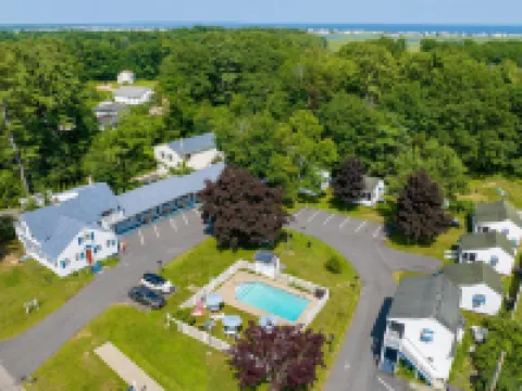 The Beaches Guest Rooms and Cottages Hotels in Wells