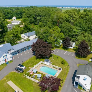 The Beaches Guest Rooms and Cottages