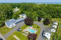 The Beaches Guest Rooms and Cottages Hotels in Wells