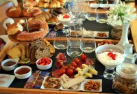 The Infinity 180 Luxury Suites - breakfast