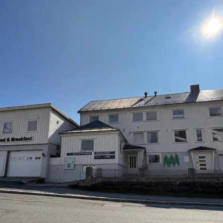 Lofoten Bed & Breakfast Reine - Rooms & Apartments