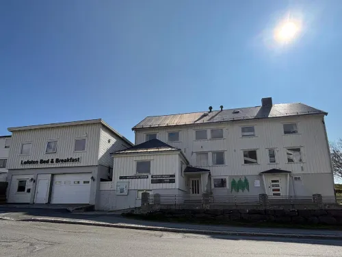 Lofoten Bed & Breakfast Reine - Rooms & Apartments - 3-Star