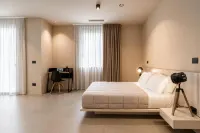 Amare Suite & Apartments