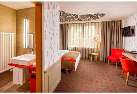 4. 스위스 나이트 ..