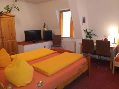 Gästehaus Loschwitz Hotels in der Nähe von Brücke ins Nichts