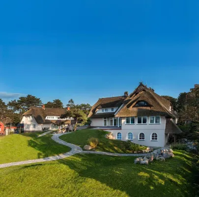 Strandhaus Ahrenshoop Hotels in Born
