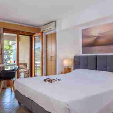 Cape Kanapitsa Hotel & Suites Rooms