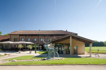 La Sorelle Hôtel Golf et Restaurant Отели в г. Жуайё