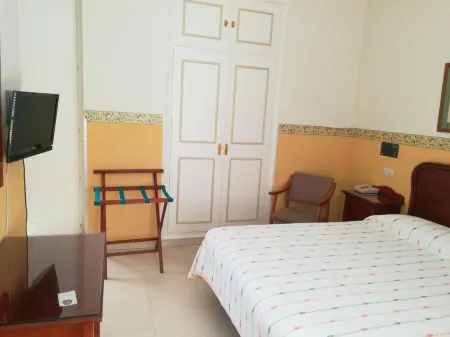 Nuevo Hotel Отели рядом с достопримечательностью «Camper and Van»