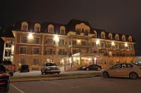 Château Arnaud Hotels in Sept-Îles