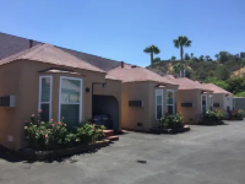 ユニバーサルスタジオ近くのエルロイヤルホテル ユニバーサル・シティ周辺のホテル