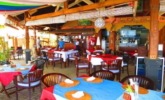 Amed Cafe & Hotel Kebun Wayan