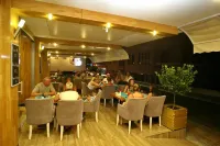 Magi Apart Hotel - Condos