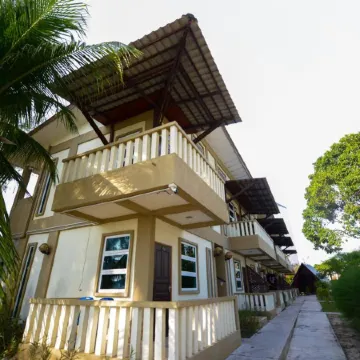 Delta Chenang Resort