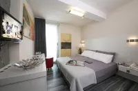 Happy Hotel Atelier Gardone Riviera Centro & Beach Hotels in der Nähe von Vittoriale degli italiani