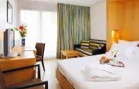 Residhome Paris-Massy Hotels in Champlan