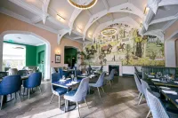 Foxhills Club & Resort Hotels in Runnymede District