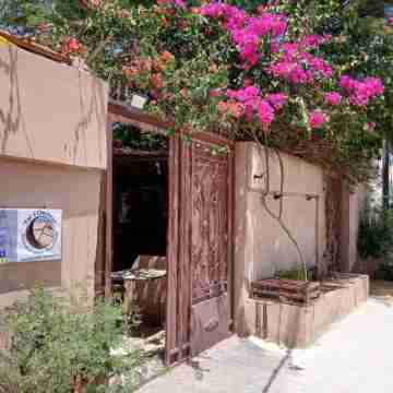 "Par 4 Chemins" - Atypical Stopover Hotel Exterior