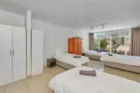 Inn & Out Sandton Park