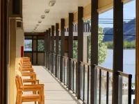 Richter Pass Beach Resort Hotels in Osoyoos