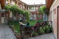 La Tosca Hostel Hotels in 