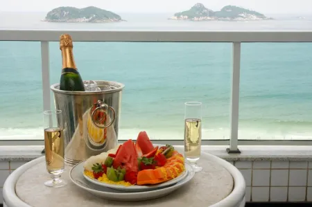 Royalty Barra Hotel Отели рядом с достопримечательностью «Metropolitan»