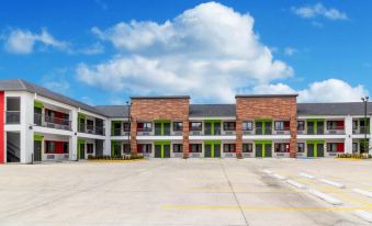 Americas Best Value Inn & Suites Kingwood IAH Airport