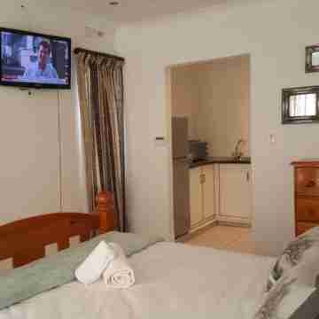 8 Ibis Lane Guest House Rooms