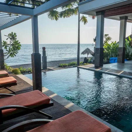 Amed Beach Villa Отели рядом с достопримечательностью «Пляж Амед»
