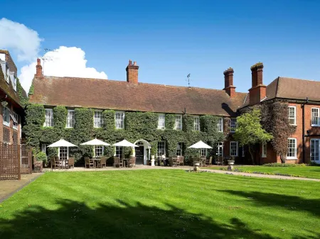 Bush Hotel Farnham Отели в г. Фарнем