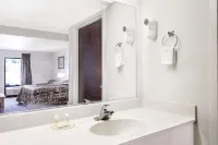 Brentwood Inn & Suites