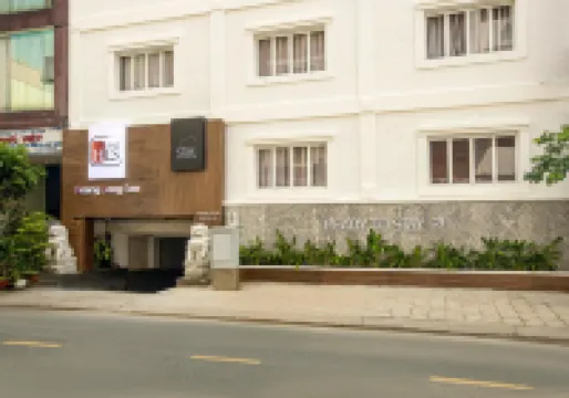 Hoang Long Son 2 Các khách sạn gần Trường Cao đẳng Hàng hải II