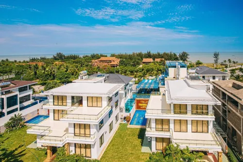 Maldives Hotel - FLC Sam Son Hotels in Sam Son