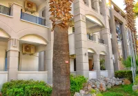 Two Seas Hotel