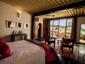 Riad Laaroussa