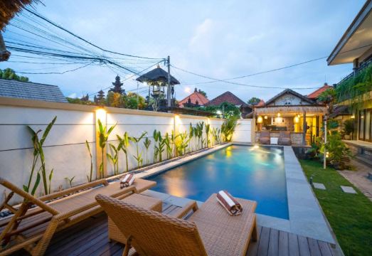 슬립웰 스미냑 수영장