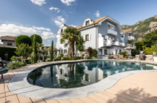 格羅夫別墅酒店