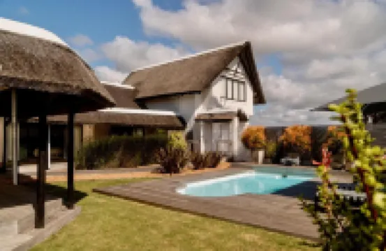 Canal Guest House - Waterfront Luxury B&B - Solar Powered