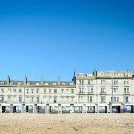 Russell Hotel