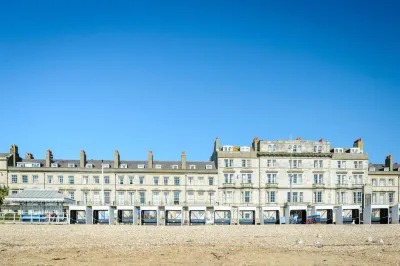 Russell Hotel