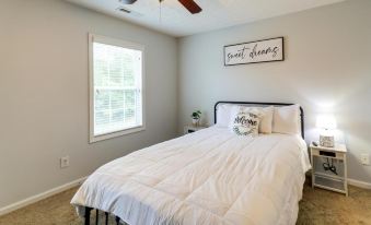 Havelock Home Private Yard, 2 Mi to Cherry Point!