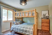 Lakefront Cabin on Secord Lake | Sleeps 6 - 3-Star
