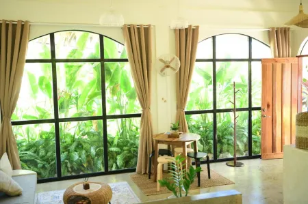 Villa Pura Vida Apartments Siargao Отели рядом с достопримечательностью «The Boardwalk at Cloud 9 Resort»