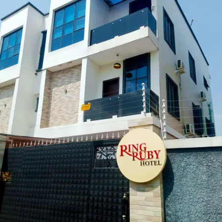 Ringruby Hotel, Eso Close