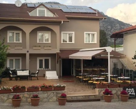 A&B ホーム ホテル ギョジェクのホテル