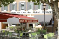 Logis Hotel le Clos des Oliviers فنادق في Bourg-Saint-Andeol