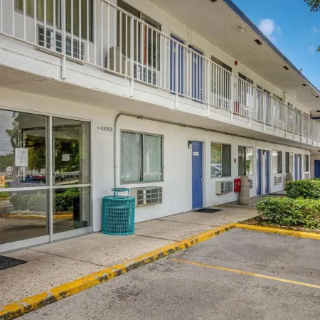 Motel 6 Conroe, TX