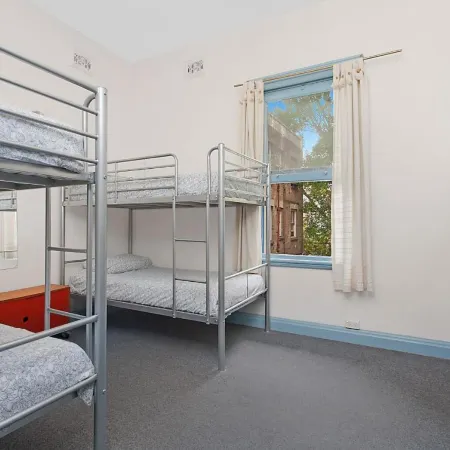 Lil Roo PodBed Hostel