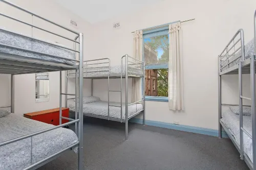 Lil Roo PodBed Hostel