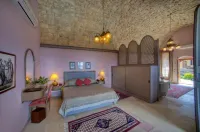 Mir Amin Palace